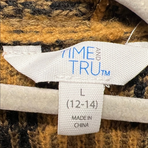 Time and Tru Animal Print Sweater - Picture 2 of 3